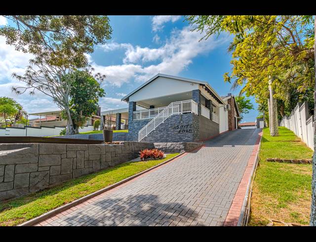 6 BEDROOM FREESTANDING FOR SALE IN ATHLONE PARK